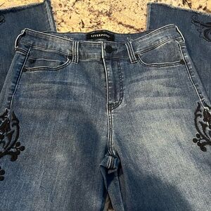Liverpool Women's Classic Blue Jeans with Black Embroidery